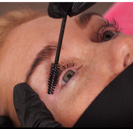 Lash Lift vs Extensions: Why Lash Lift Training Is in High Demand